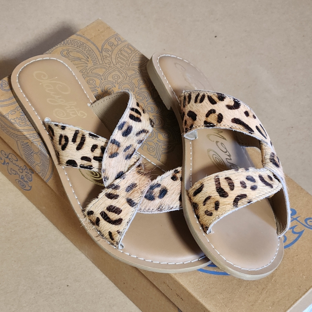 Comfortable Tan and Black Sandals with Slip-On Design
